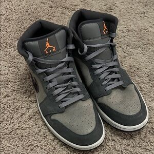 Nike Air Jordan 1 Mid